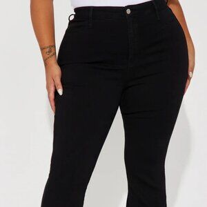 J: Sleek Black Flare Jeans – Size 14 (Fashion Nova)